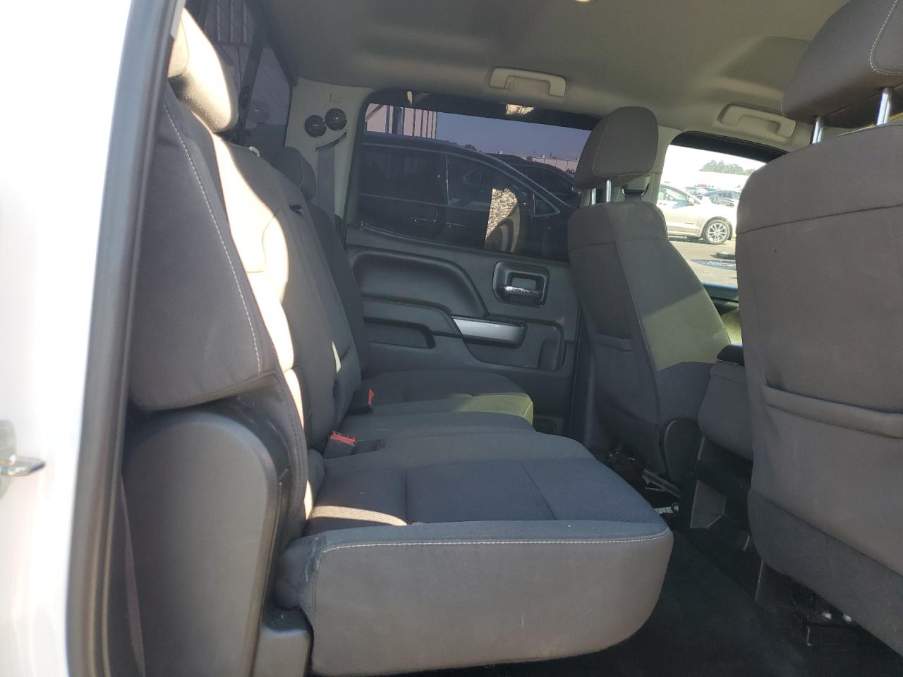 2017 Chevrolet Silverado K1500 Lt VIN: 3GCUKREC7HG132232 Lot: 92808095