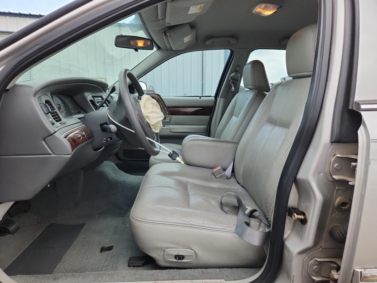 2004 Mercury Grand Marquis Gs VIN: 2MEFM74W24X670533 Lot: 93450225