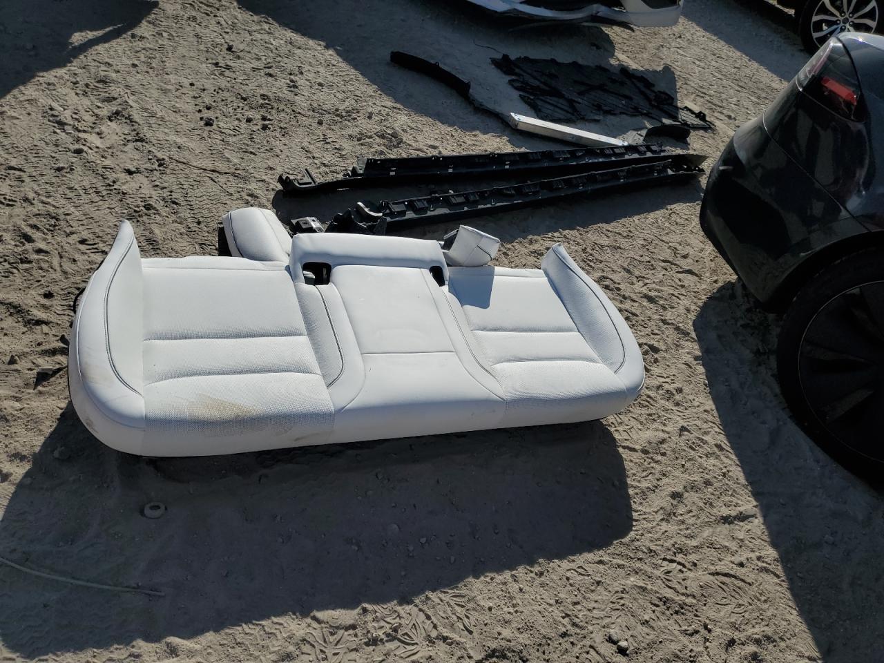 2024 Tesla Model S VIN: 5YJSA1E68RF533284 Lot: 93357225