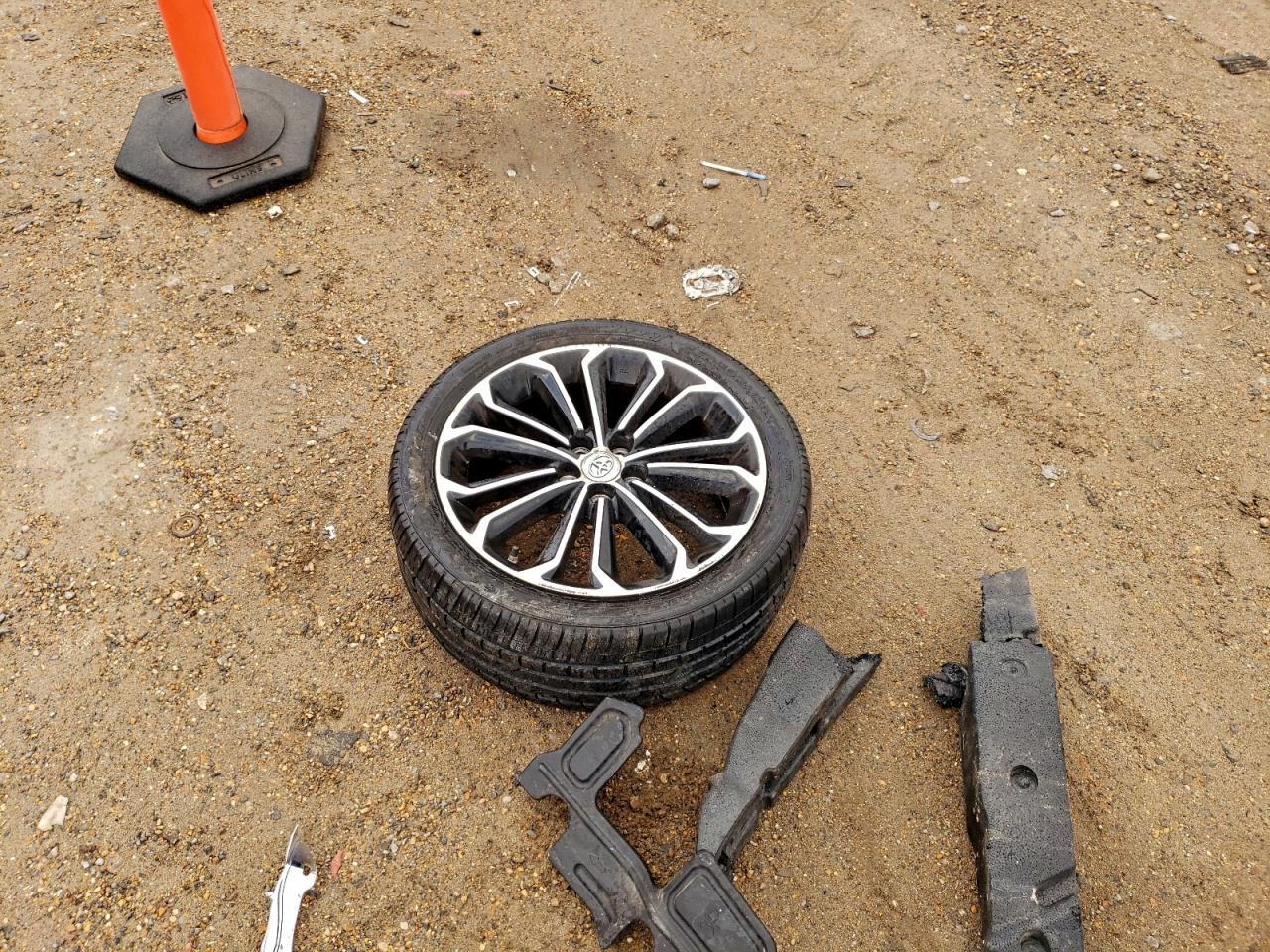 2015 Toyota Corolla L VIN: 2T1BURHE2FC274414 Lot: 93431325