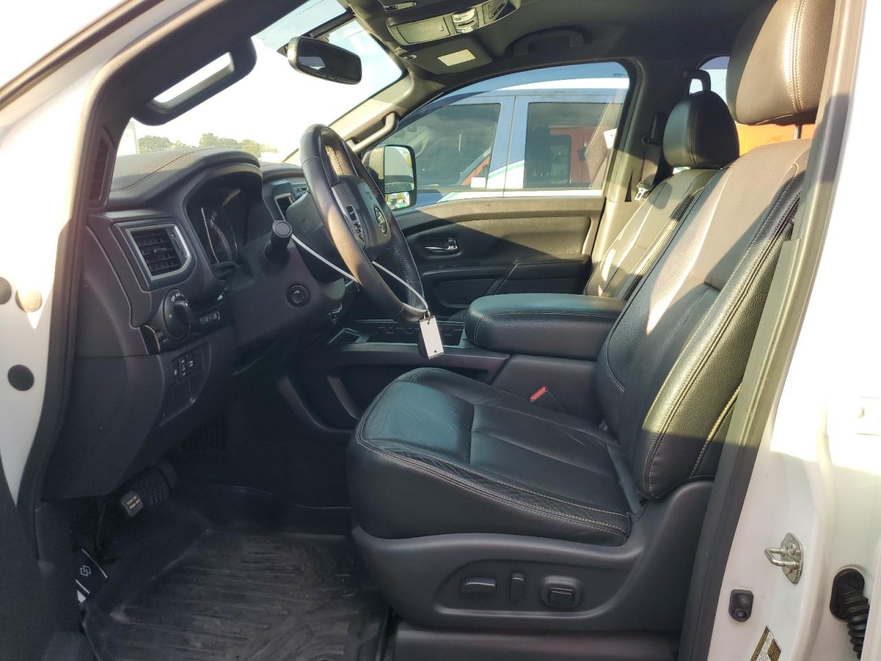 2018 Nissan Titan Xd Sl VIN: 1N6BA1F46JN543778 Lot: 93209405