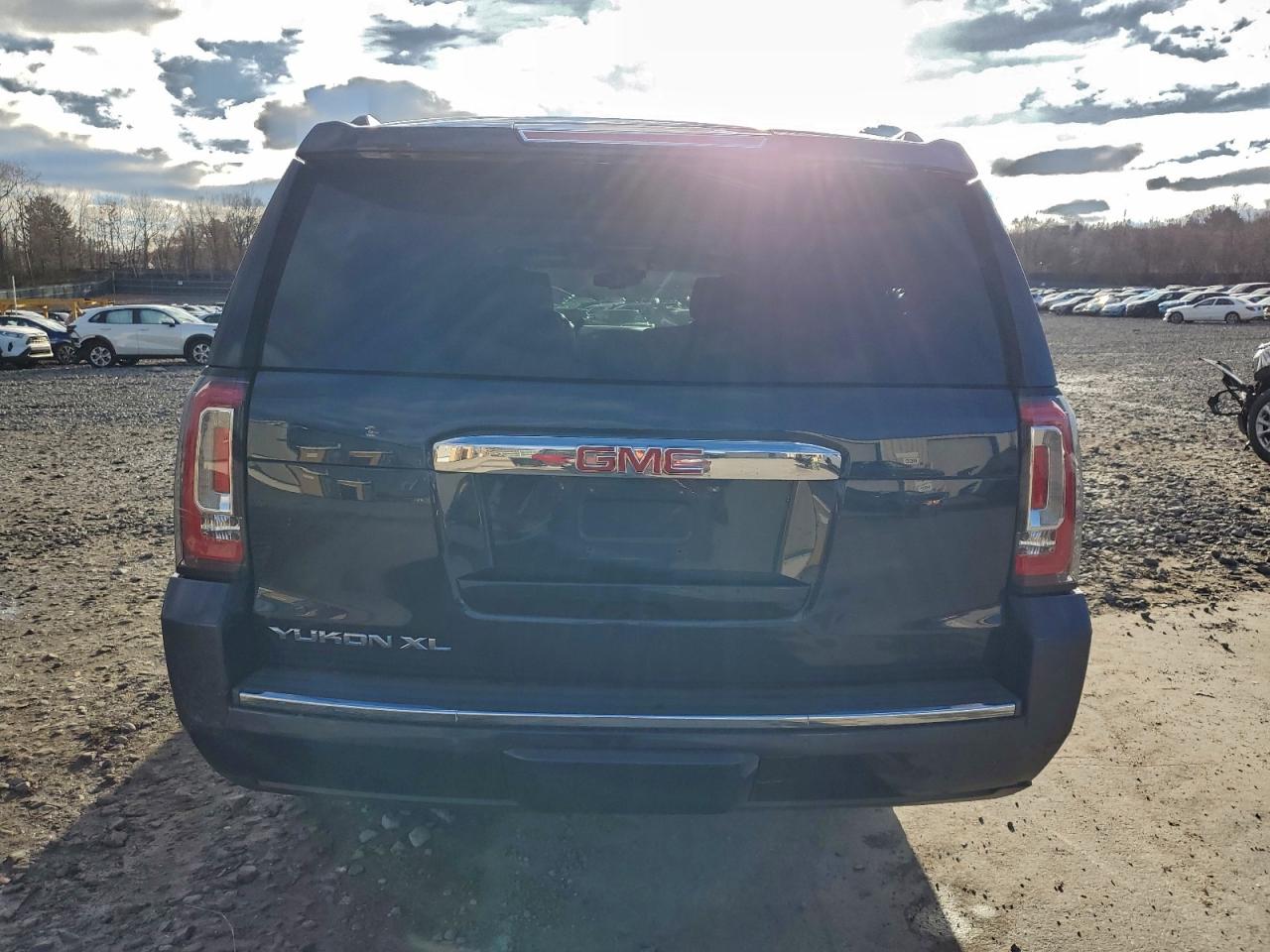 2019 GMC Yukon Xl Denali VIN: 1GKS2HKJ6KR237036 Lot: 92370835