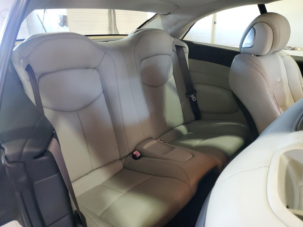 2010 Infiniti G37 Base VIN: JN1CV6FE7AM352106 Lot: 92077425