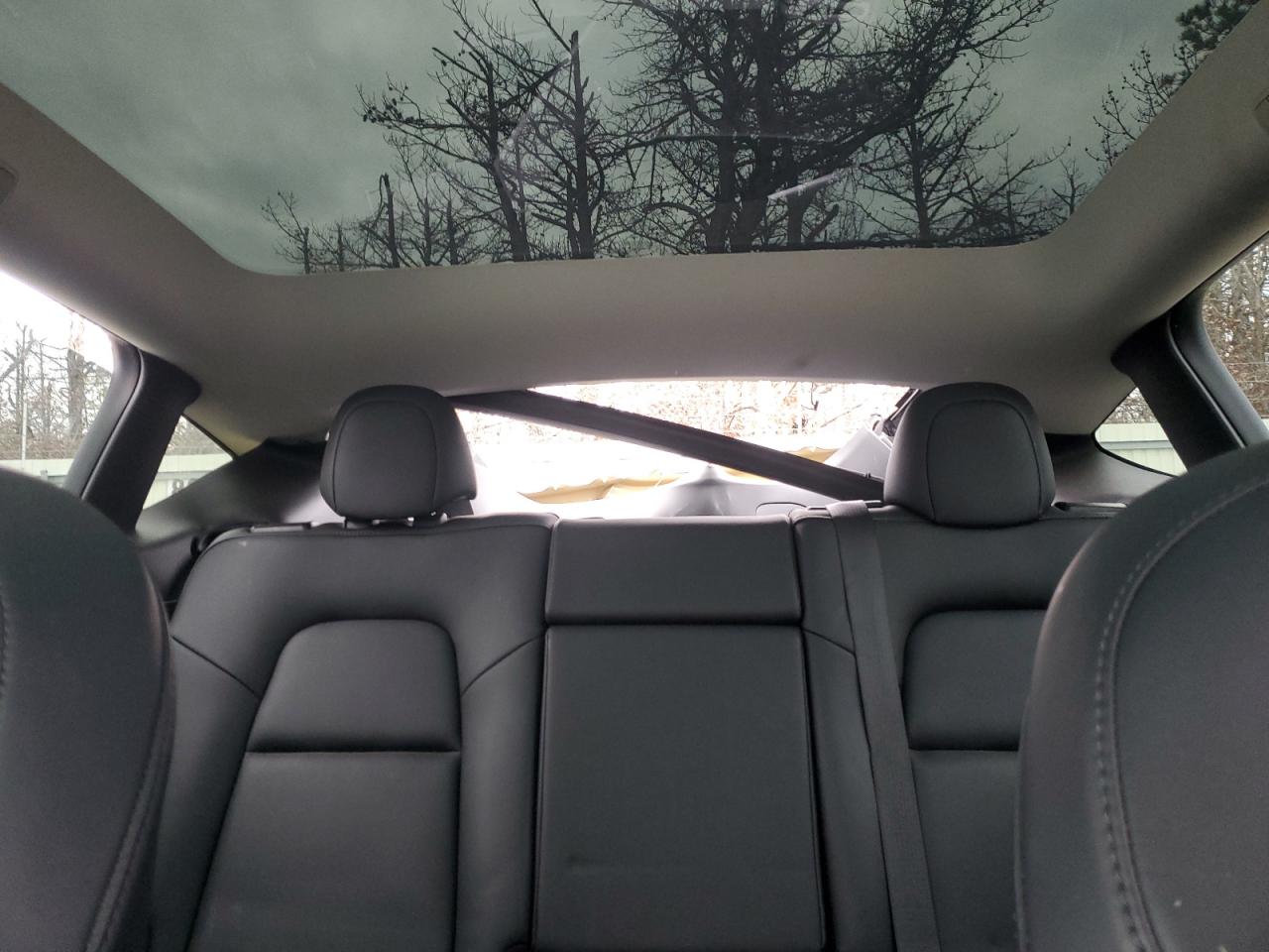 2022 Tesla Model Y VIN: 7SAYGDEE0NF401683 Lot: 91700095