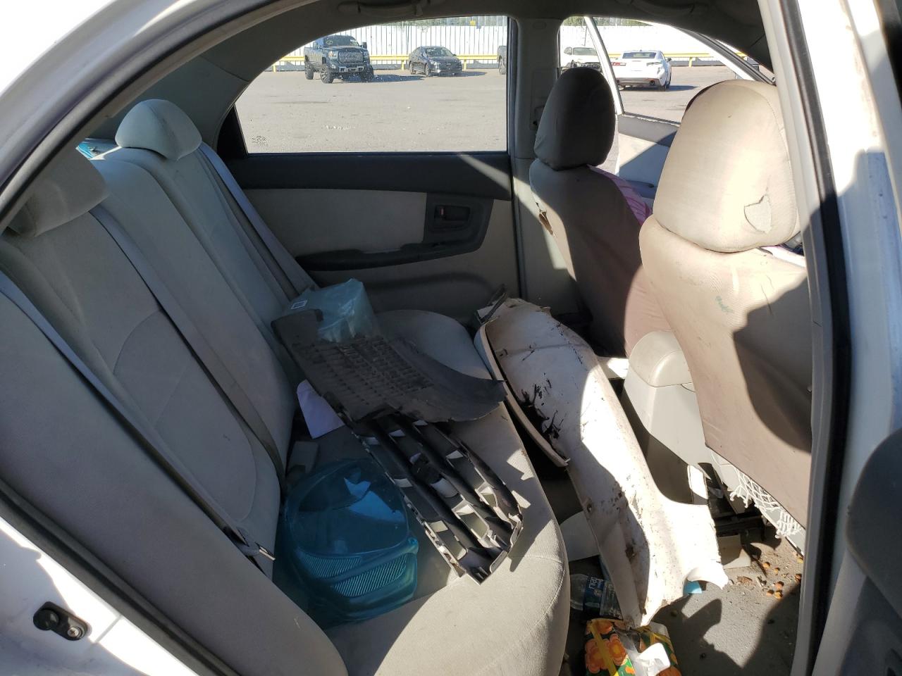 2005 Kia Spectra Lx VIN: KNAFE121955141826 Lot: 91620435