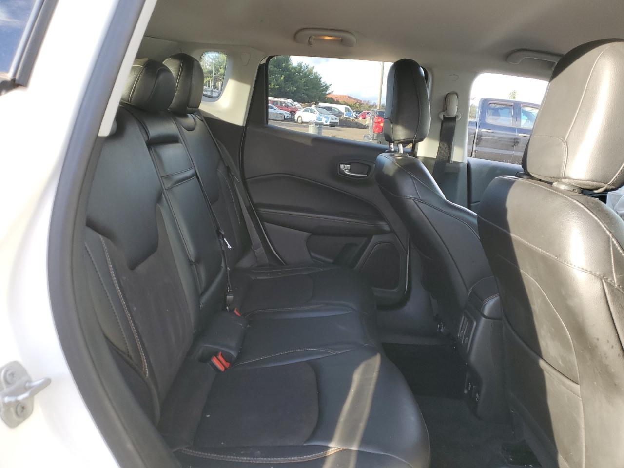 2018 Jeep Compass Latitude VIN: 3C4NJDBB8JT262197 Lot: 92884155