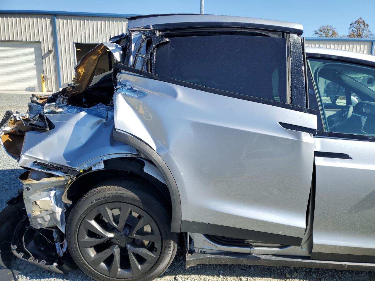 2025 Tesla Model X VIN: 7SAXCBE51SF468526 Lot: 92596875