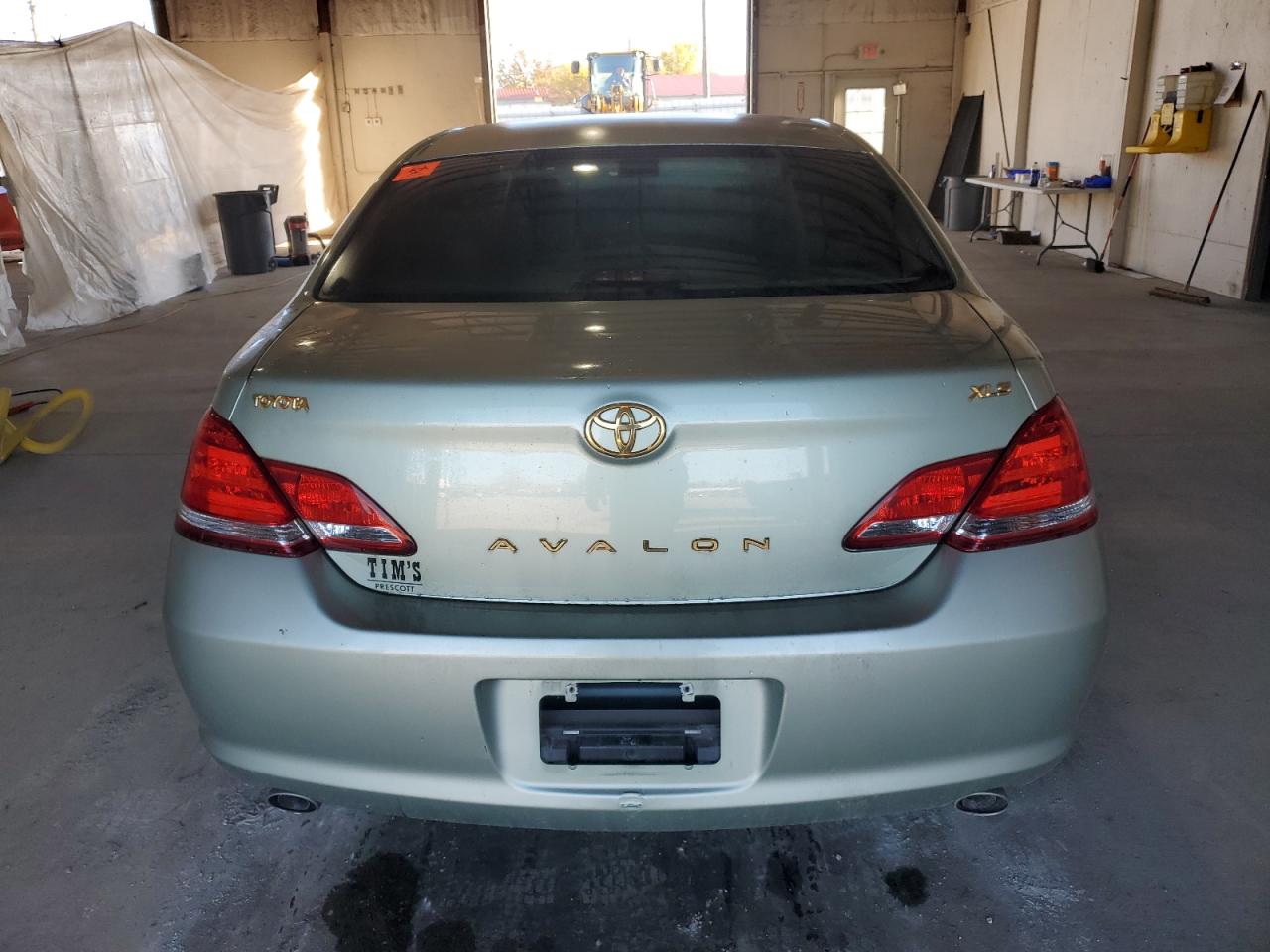 2005 Toyota Avalon Xl VIN: 4T1BK36B95U038142 Lot: 72048125