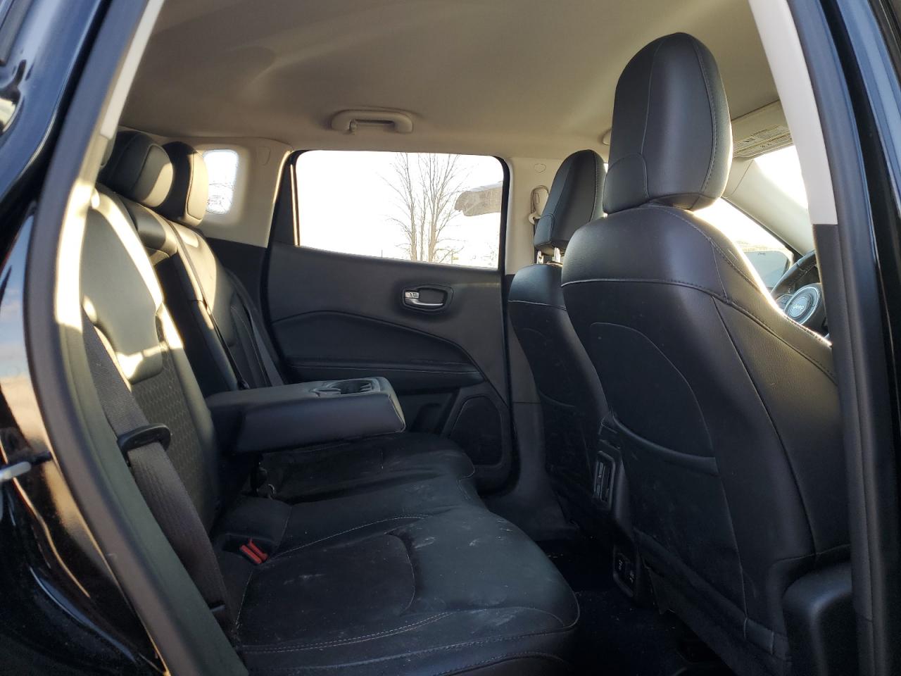 2018 Jeep Compass Latitude VIN: 3C4NJDBB8JT180776 Lot: 92641615