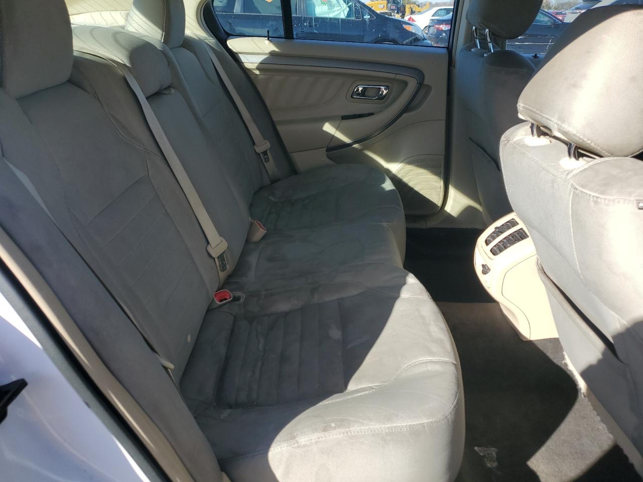 2015 Ford Taurus Se VIN: 1FAHP2D83FG200189 Lot: 92486625