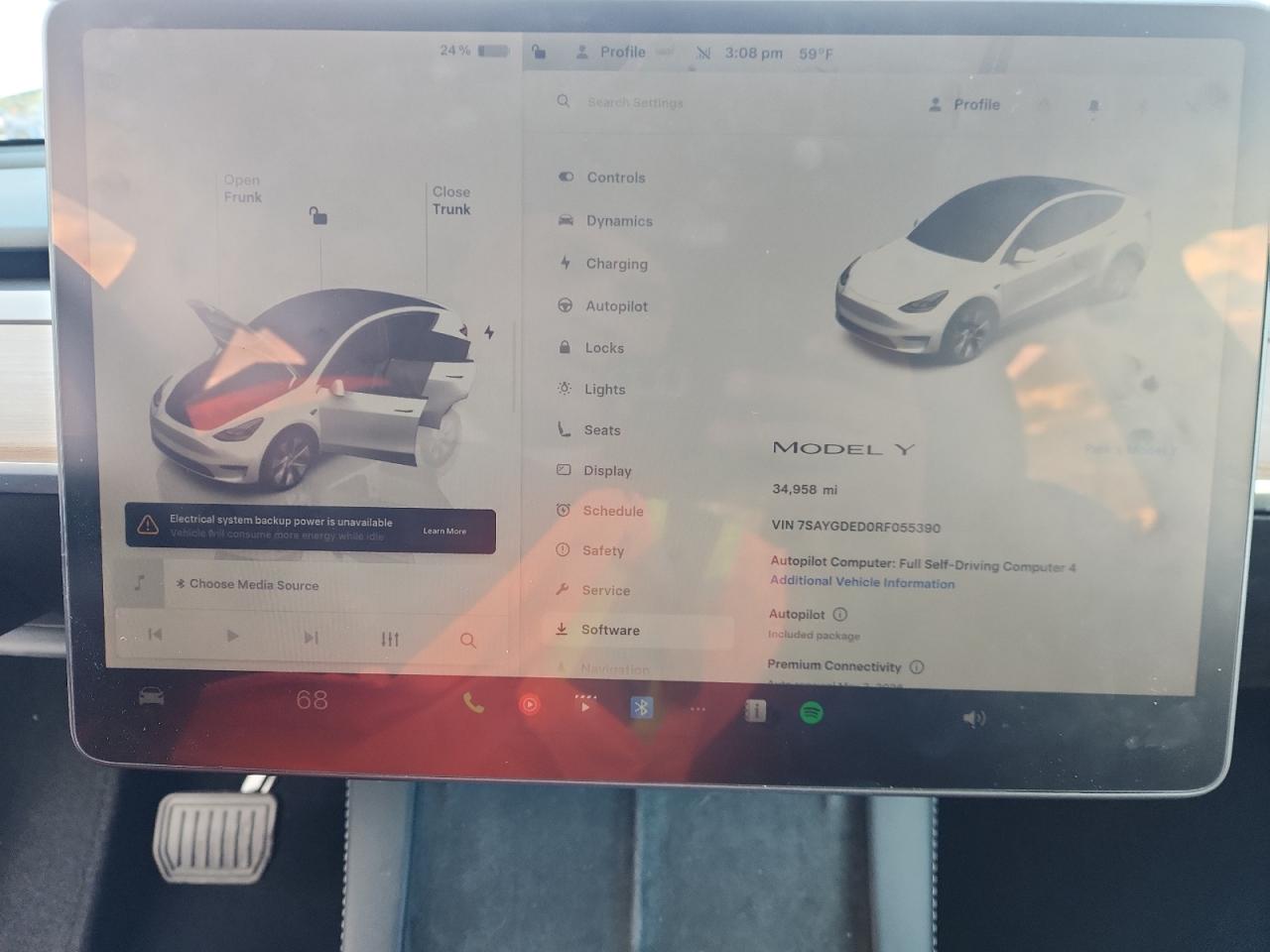 2024 Tesla Model Y VIN: 7SAYGDED0RF055390 Lot: 93703835