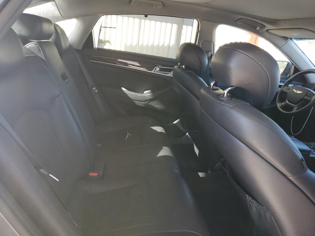 2015 Hyundai Genesis 3.8L VIN: KMHGN4JE5FU016225 Lot: 93110385