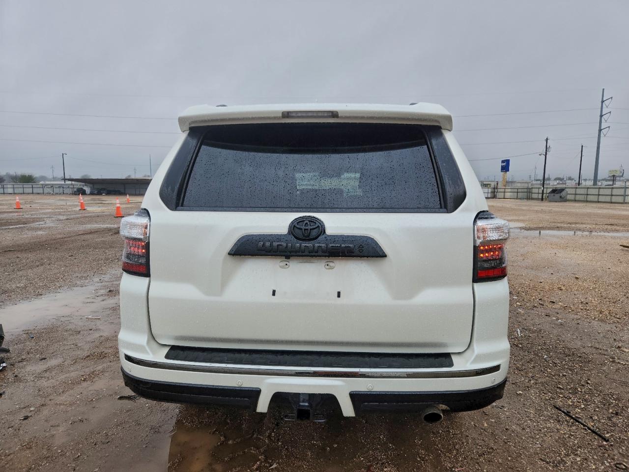 2020 Toyota 4Runner Sr5/Sr5 Premium VIN: JTEBU5JR4L5778408 Lot: 93941365