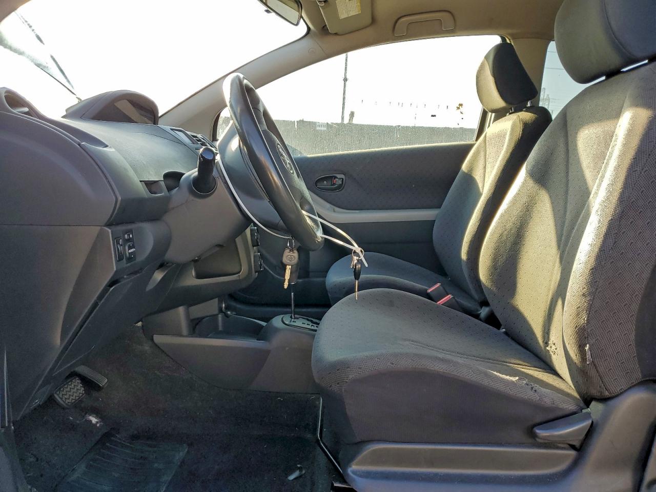 2010 Toyota Yaris VIN: JTDJT4K31A5317137 Lot: 92898075