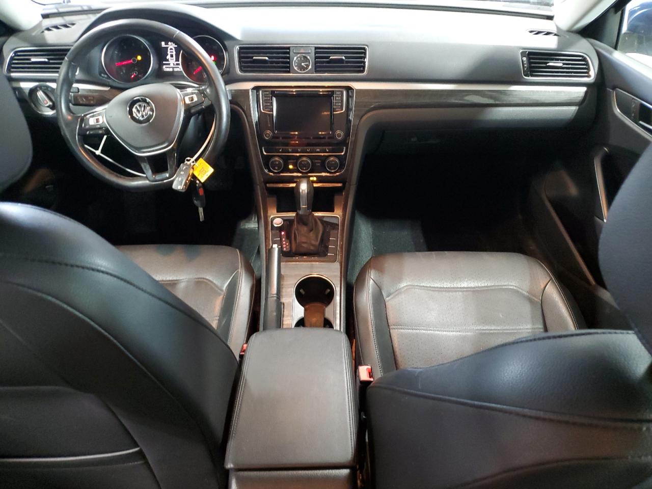 2017 Volkswagen Passat Se VIN: 1VWBT7A33HC079415 Lot: 93400565