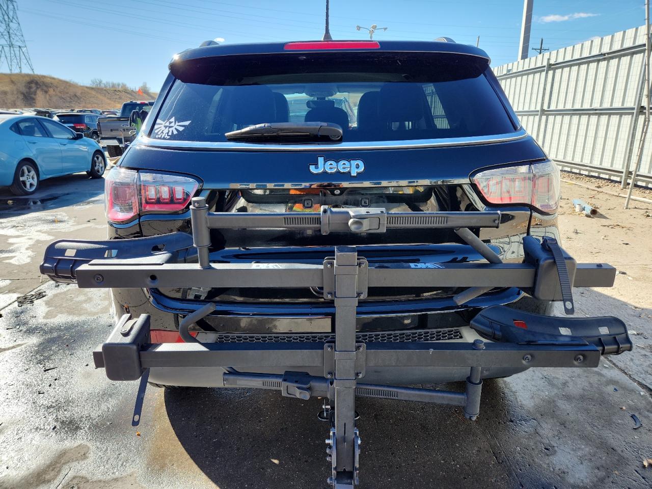 2018 Jeep Compass Latitude VIN: 3C4NJDBB1JT239120 Lot: 92514255