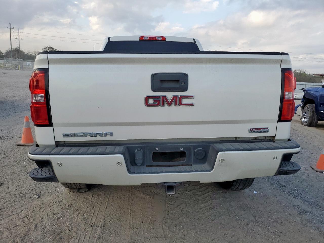 2015 GMC Sierra K1500 Sle VIN: 3GTU2UEC3FG124600 Lot: 93521445