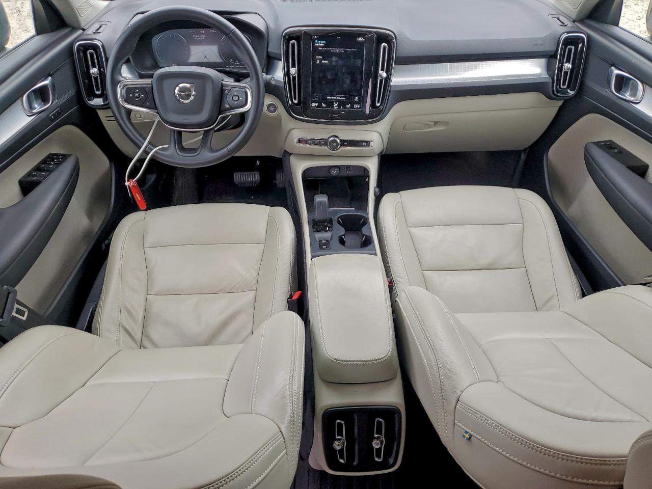 2022 Volvo Xc40 T5 Momentum VIN: YV4162UK5N2725984 Lot: 93889665