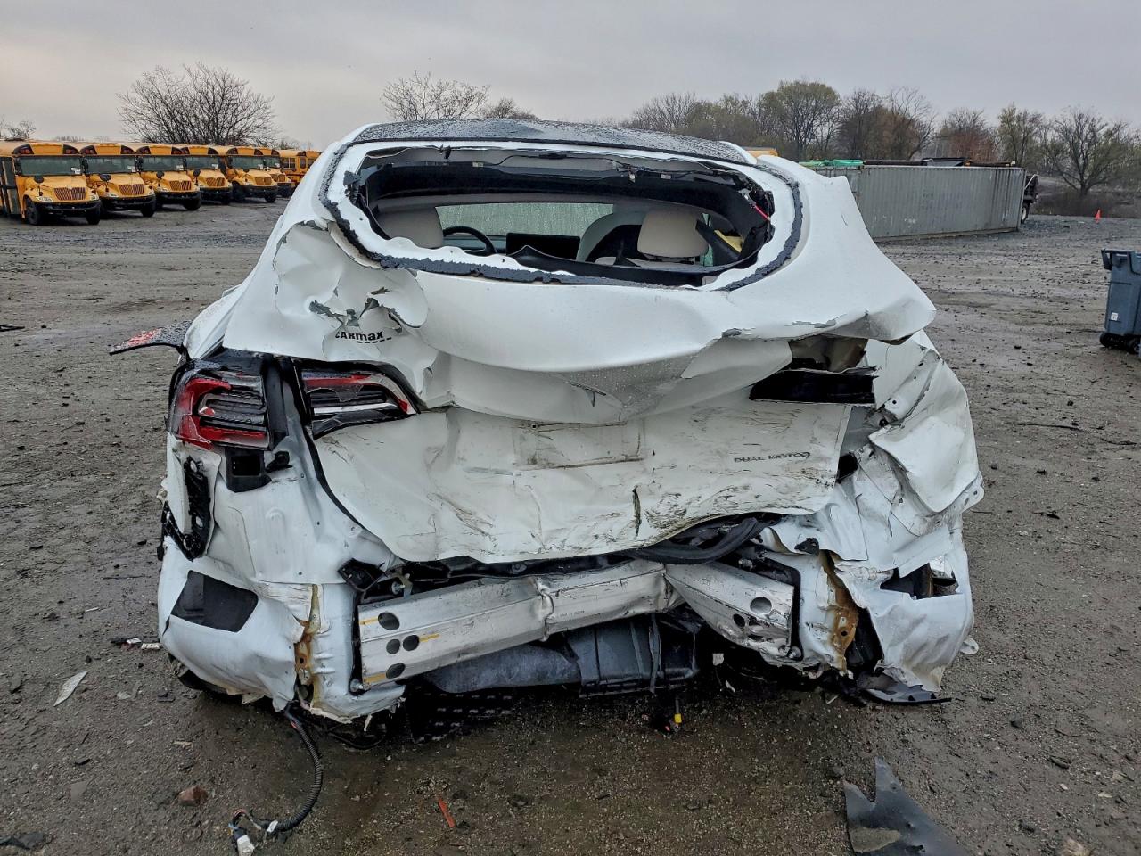 2022 Tesla Model Y VIN: 7SAYGDEE8NF400636 Lot: 94440925