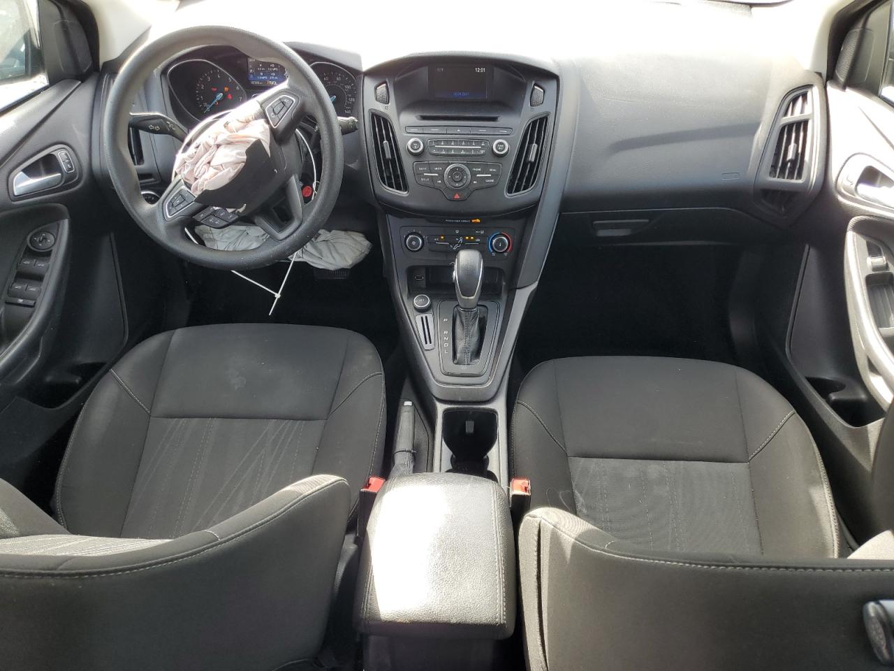 2017 Ford Focus Se VIN: 1FADP3K22HL282509 Lot: 92484885