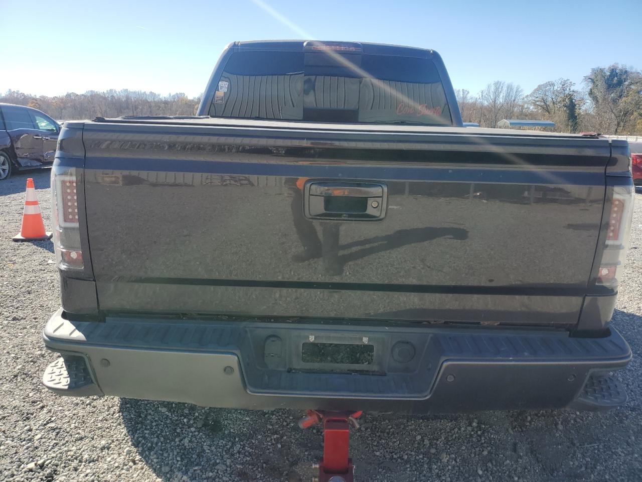 2015 GMC Sierra K1500 Denali VIN: 3GTU2WEJ5FG365701 Lot: 92790745