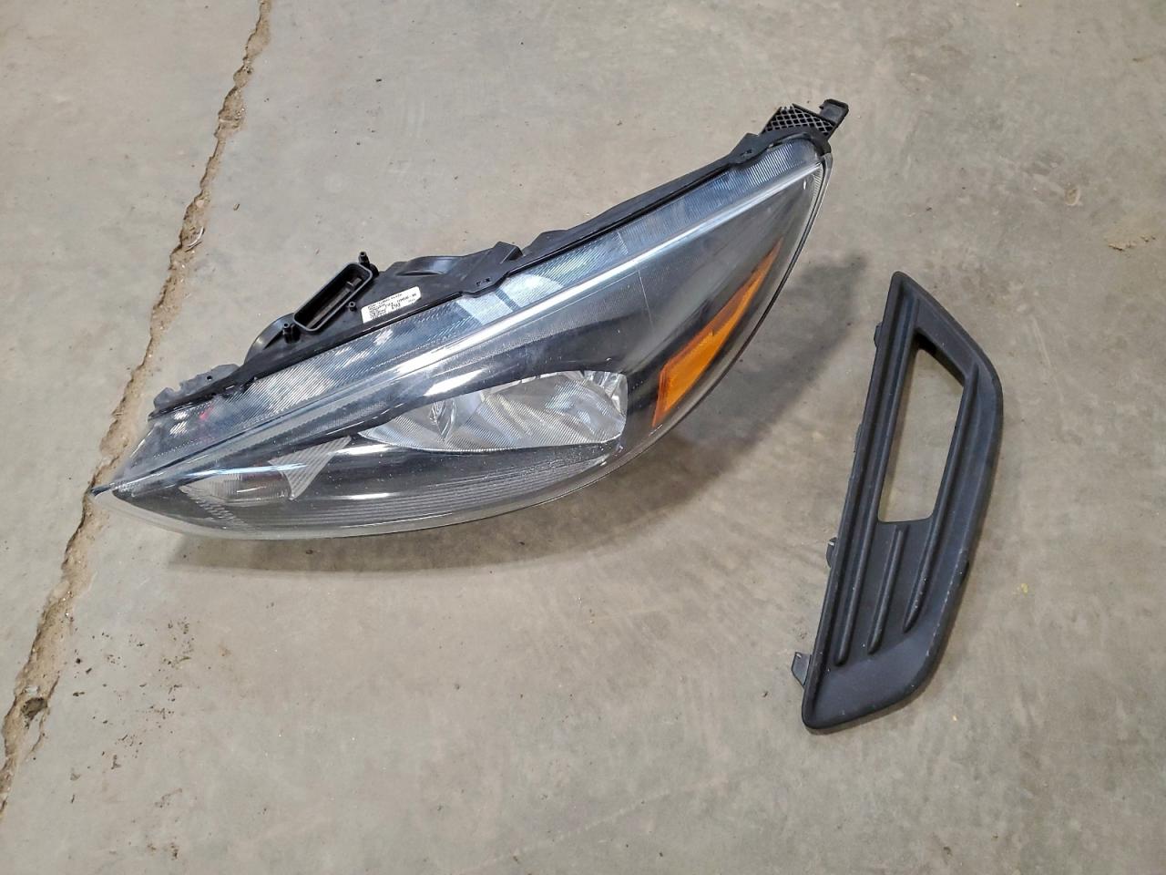 2016 Ford Focus Se VIN: 1FADP3K21GL380820 Lot: 94815225