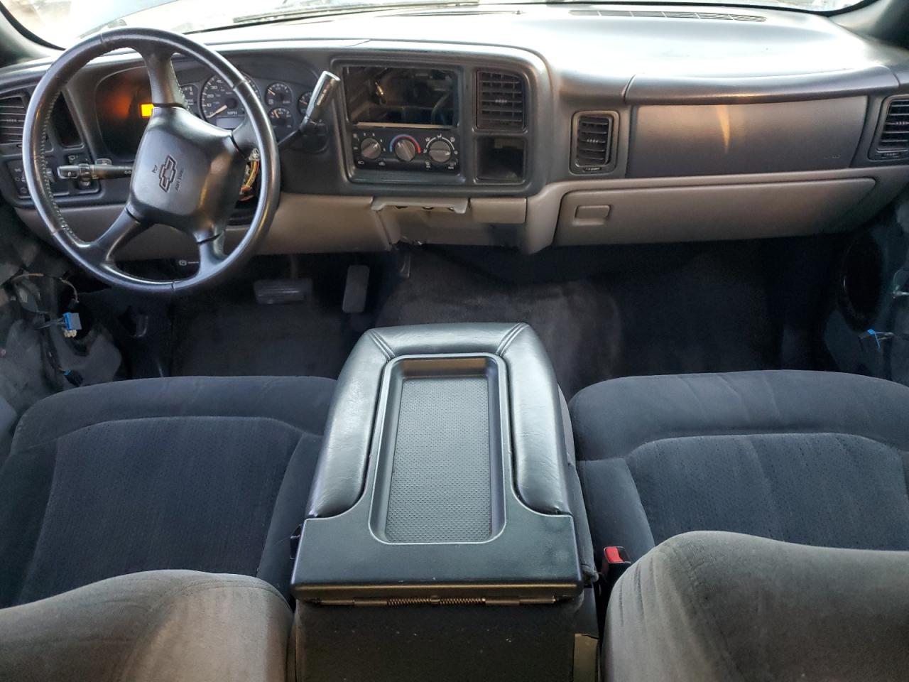 2002 Chevrolet Tahoe C1500 VIN: 1GNEC13T12J268228 Lot: 92022485