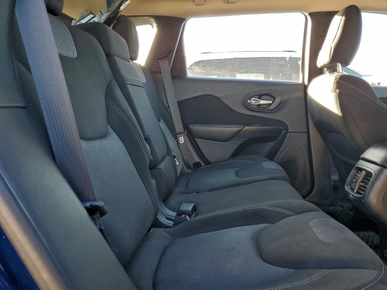 2015 Jeep Cherokee Sport VIN: 1C4PJMAB0FW769414 Lot: 93855365