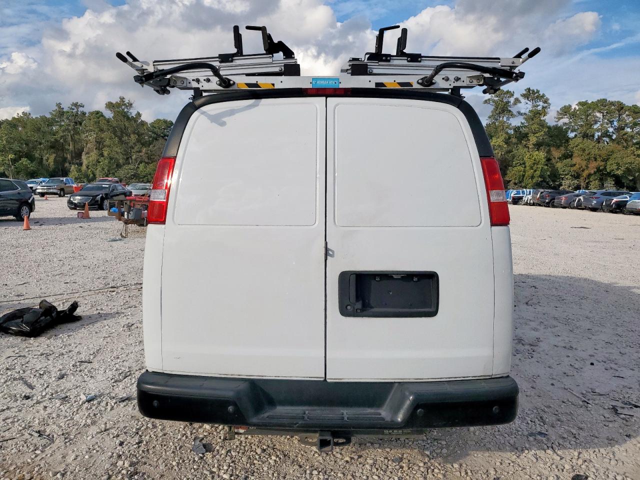 2019 Chevrolet Express Delivery Van VIN: 1GCWGAFP9K1327977 Lot: 93203105