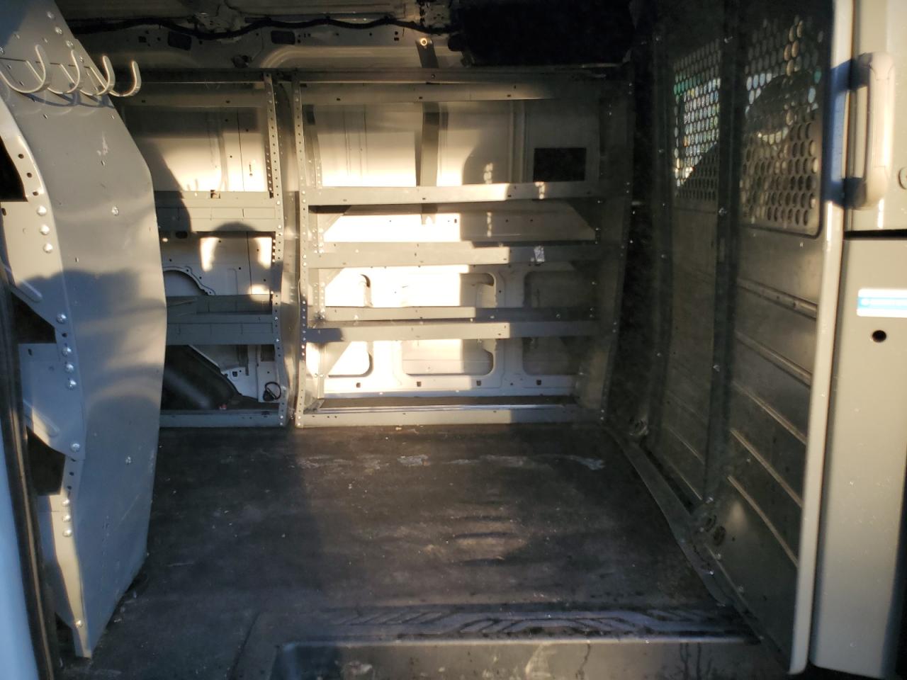 2018 Ford Transit 150 VIN: 1FTYE1YM6JKA07171 Lot: 91193665