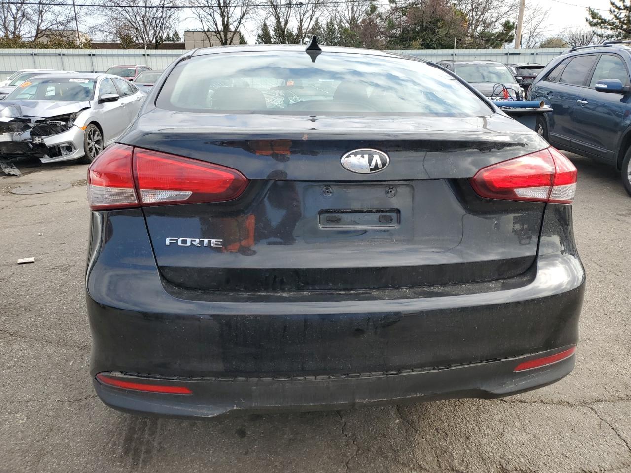 2017 Kia Forte Lx VIN: 3KPFK4A76HE126373 Lot: 93015835