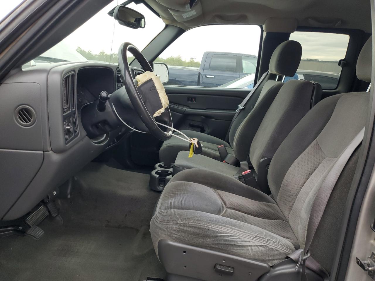 2004 Chevrolet Silverado C1500 VIN: 2GCEC19V941121749 Lot: 92718245