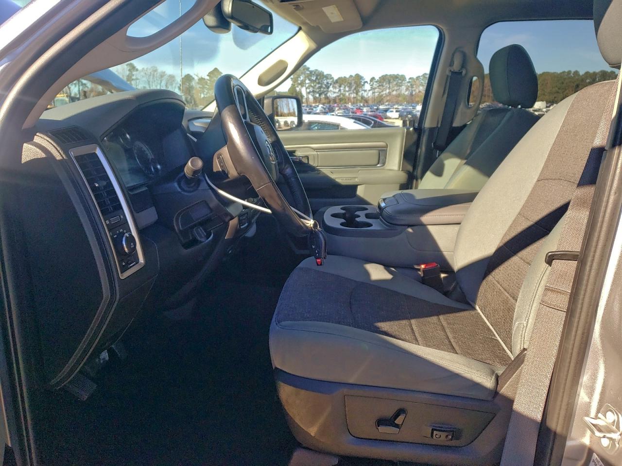 2019 Ram 1500 Classic Slt VIN: 1C6RR7LT1KS727657 Lot: 93592335