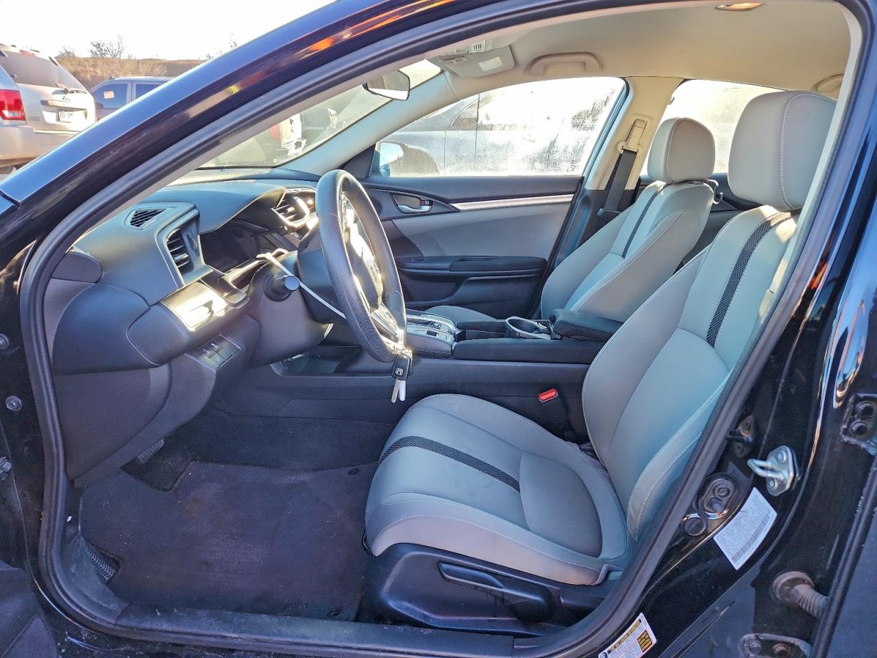 2019 Honda Civic Lx VIN: 2HGFC2F61KH591786 Lot: 94135395