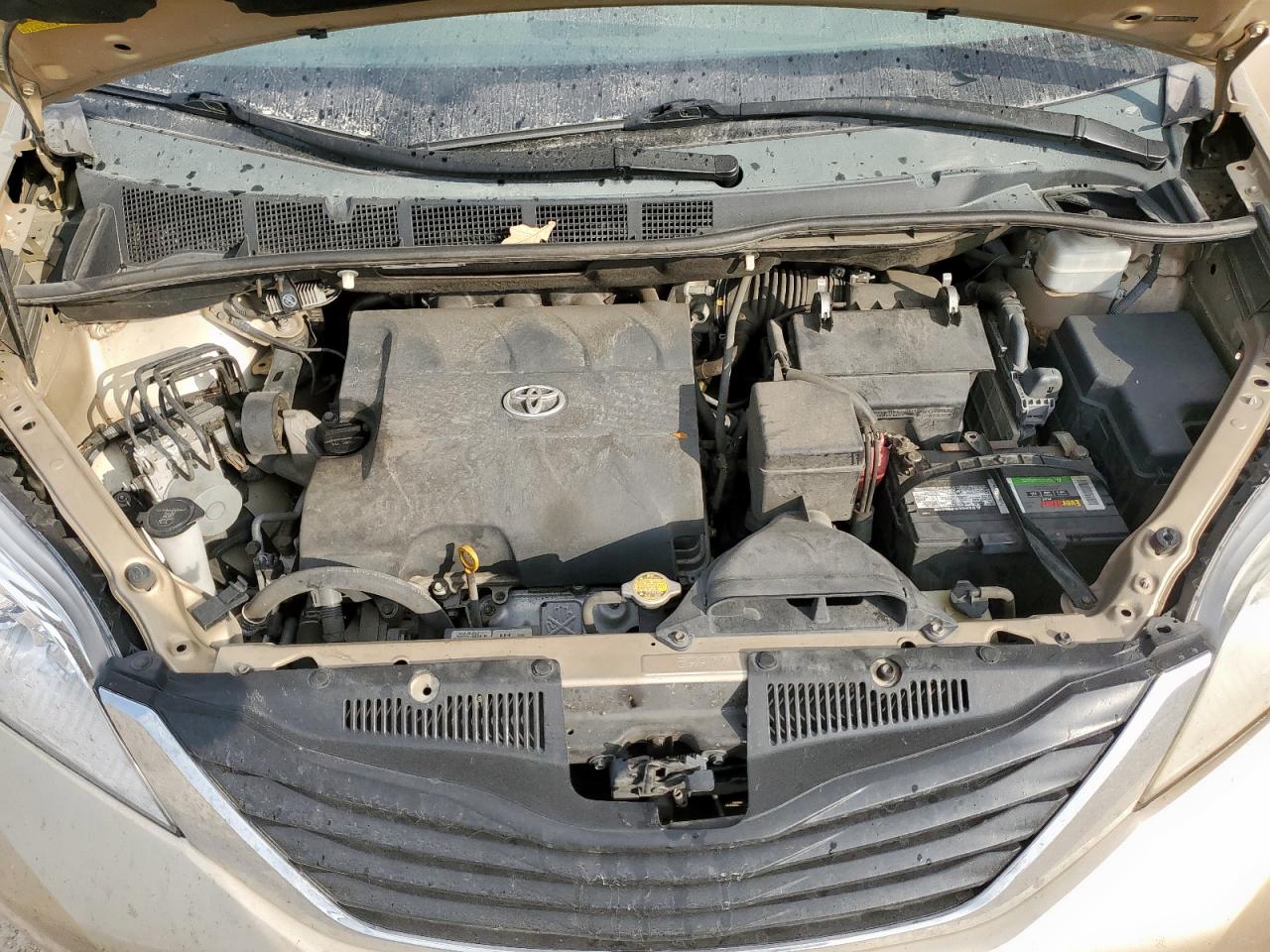 2011 Toyota Sienna Xle VIN: 5TDYK3DC3BS174227 Lot: 93480045