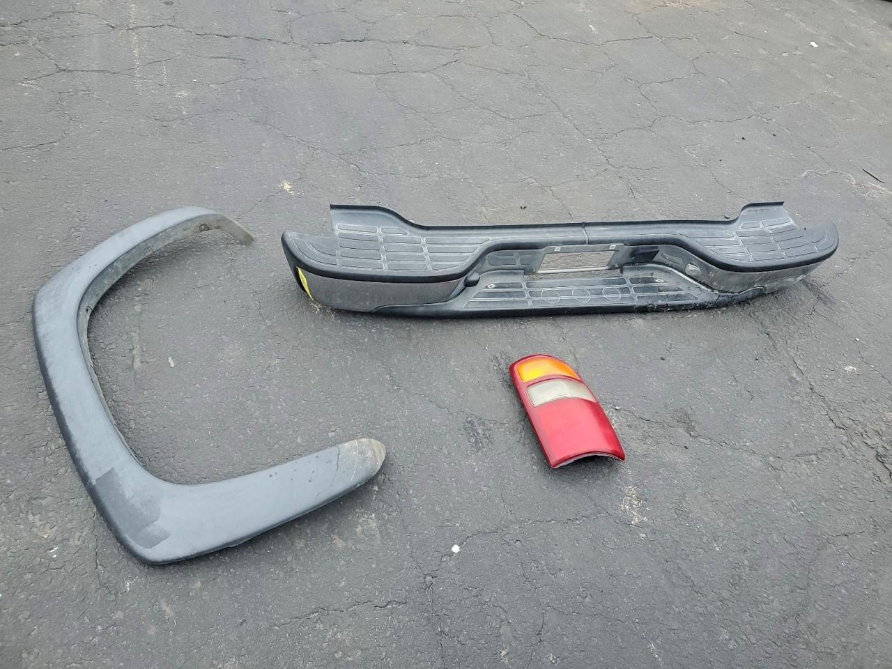 2003 Chevrolet Suburban K2500 VIN: 3GNGK26U43G247026 Lot: 94169045