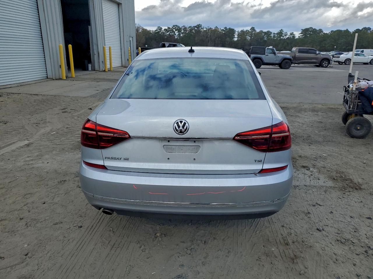 2017 Volkswagen Passat Se VIN: 1VWBT7A3XHC062479 Lot: 94295925