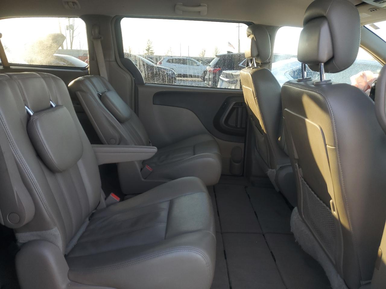 2014 Chrysler Town & Country Touring VIN: 2C4RC1BG8ER381270 Lot: 92830945