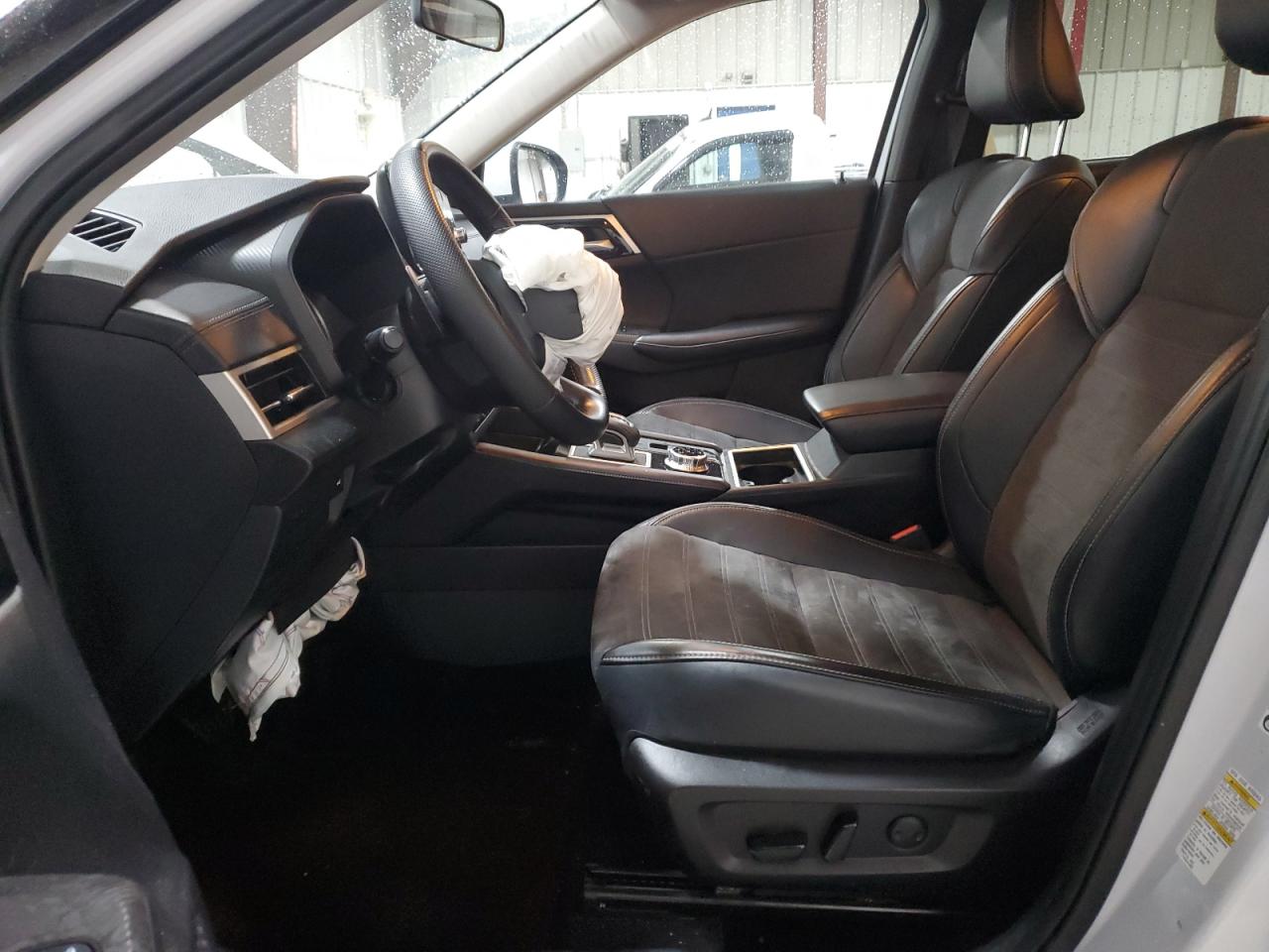 2024 Mitsubishi Outlander Se VIN: JA4J4VA82RZ023020 Lot: 92907405