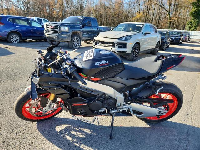 2024 APRILIA RSV4 1100  