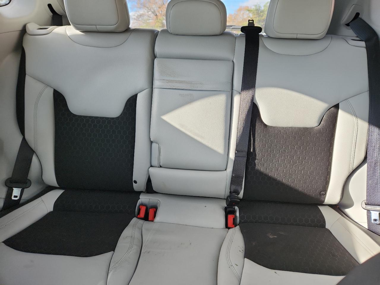 2018 Jeep Compass Latitude VIN: 3C4NJDBB9JT191785 Lot: 92834615