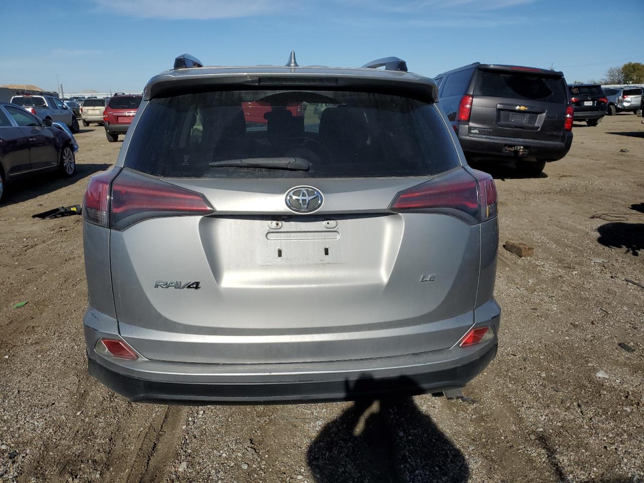2018 Toyota Rav4 Le VIN: JTMZFREV6JJ179929 Lot: 90925295