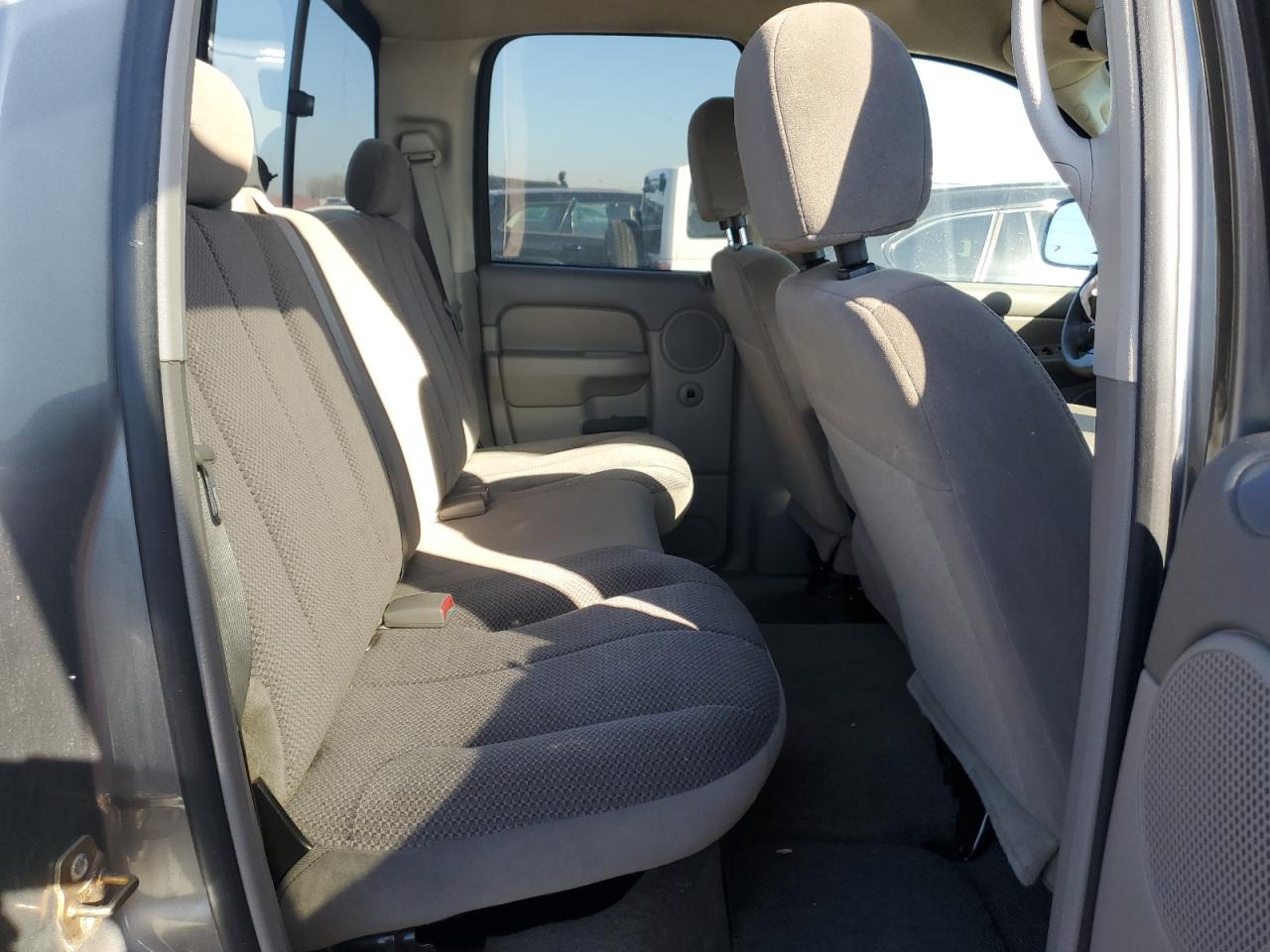 2005 Dodge Ram 1500 St VIN: 1D7HU18D25J625575 Lot: 92725345