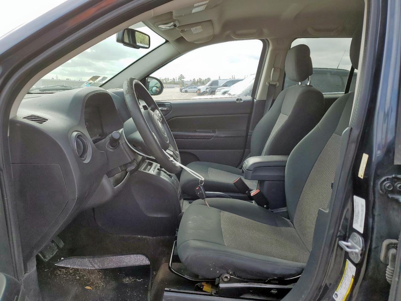 2014 Jeep Compass Sport VIN: 1C4NJCBA4ED574773 Lot: 91793775