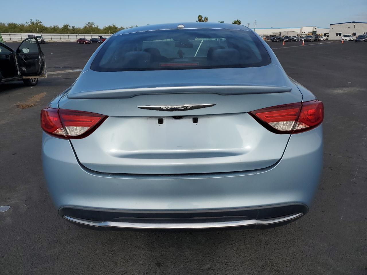 2015 Chrysler 200 Limited VIN: 1C3CCCAB3FN695595 Lot: 91815415