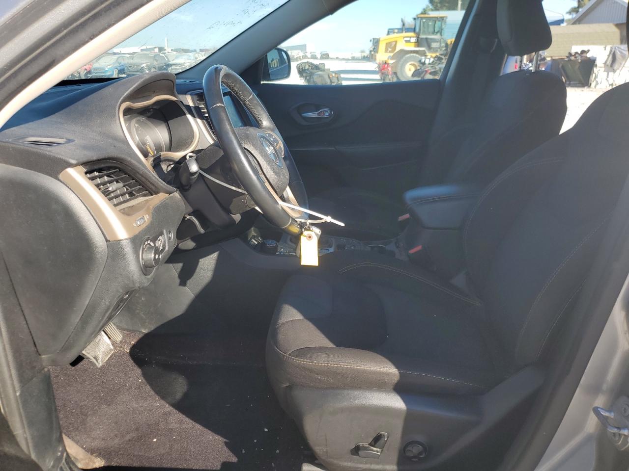 2016 Jeep Cherokee Latitude VIN: 1C4PJMCB2GW251643 Lot: 93243025