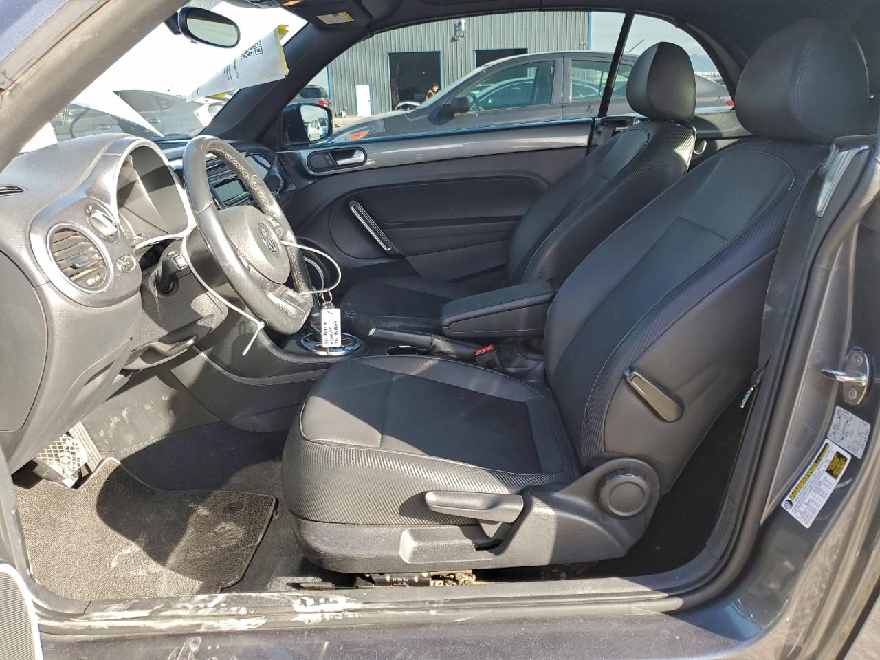 2015 Volkswagen Beetle 1.8T VIN: 3VW517AT0FM812860 Lot: 94338705