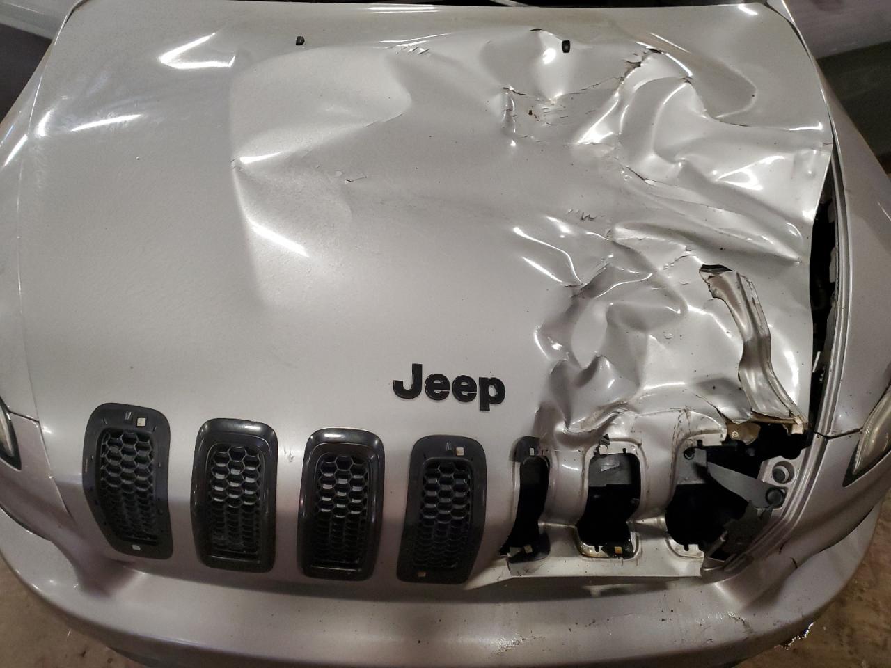 2015 Jeep Cherokee Latitude VIN: 1C4PJMCS2FW774952 Lot: 91214375