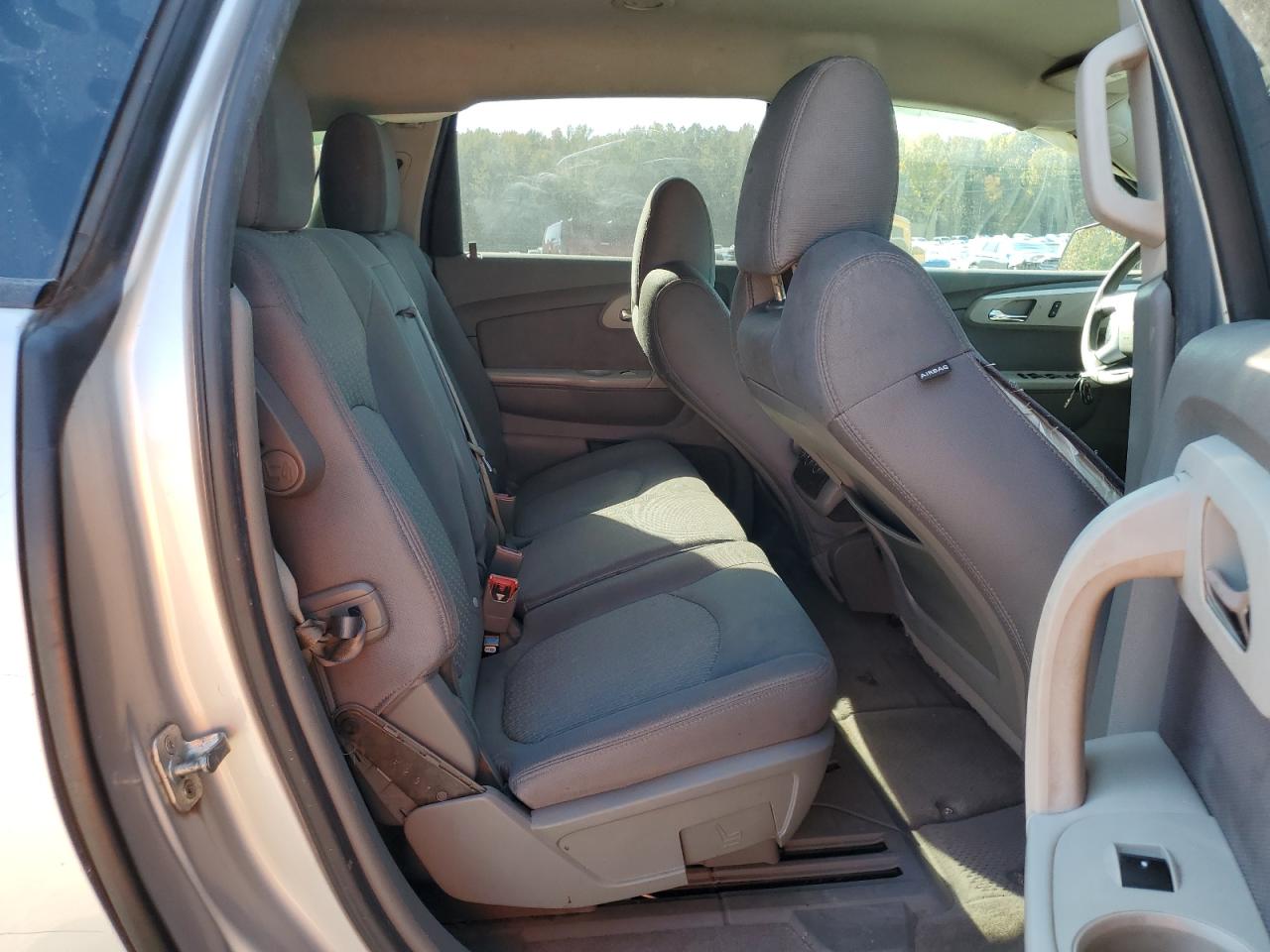 2011 Chevrolet Traverse Ls VIN: 1GNKREED0BJ185212 Lot: 90751975