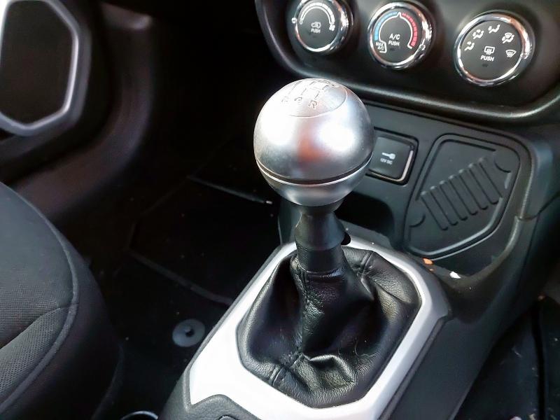 2016 JEEP RENEGADE 1.6 E-TORQ SPORT 5DR